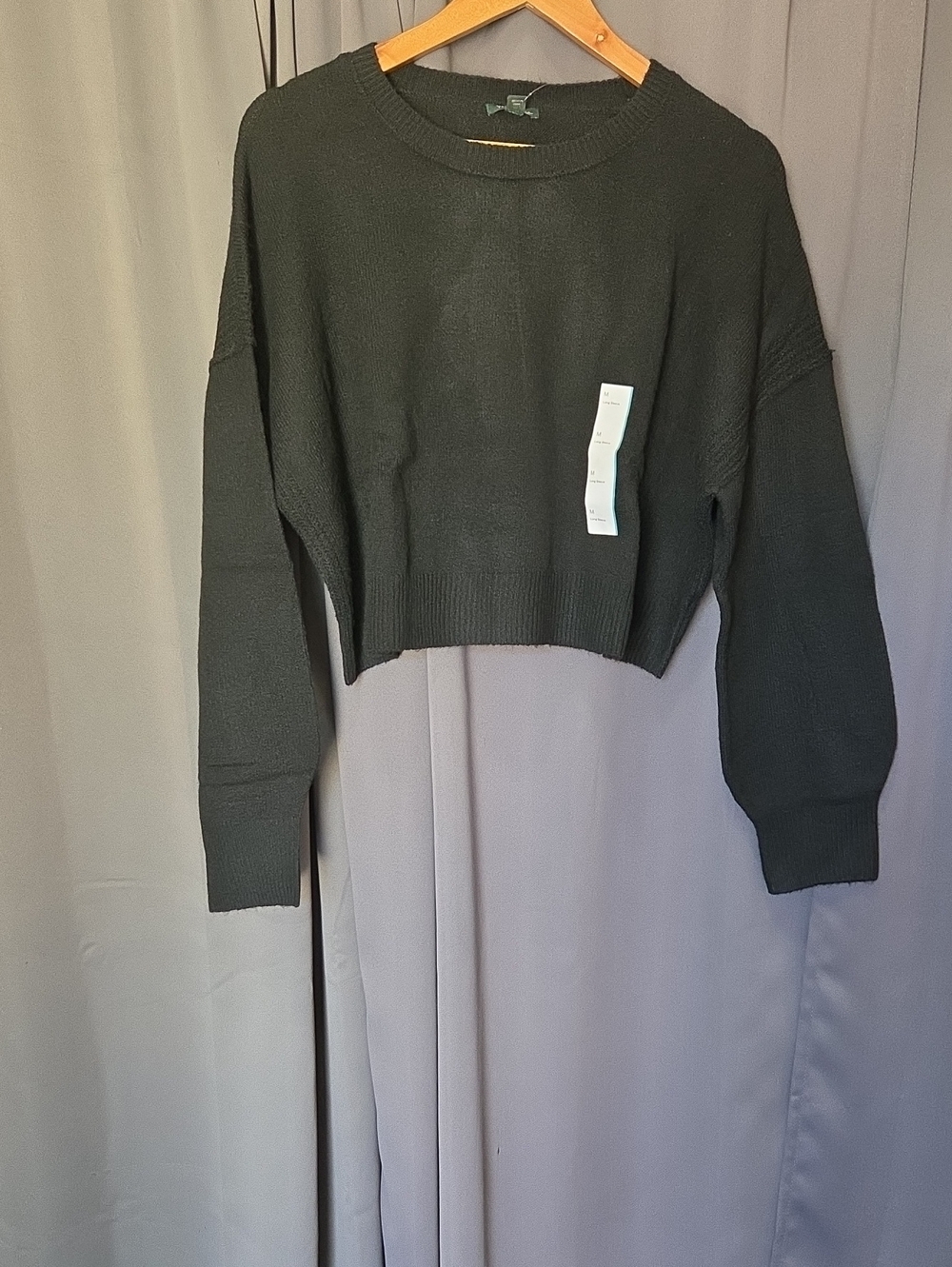 Black Cropped Crewneck Sweater - Picture 1 of 7